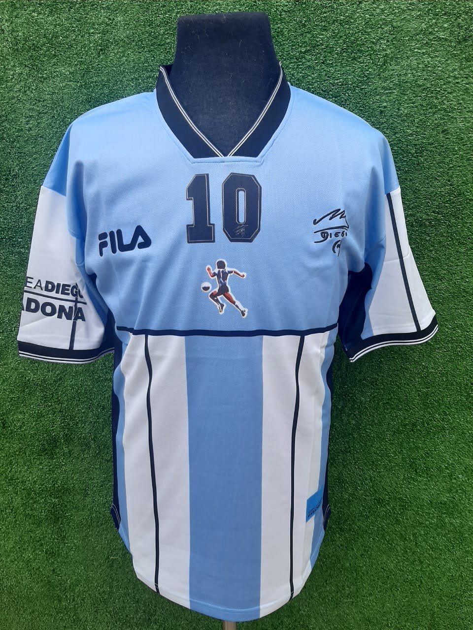 Argentinos 2001 Homenaje Maradona (6939241152703)