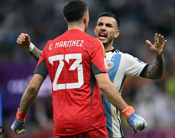 Argentina Arquero ROJA 23 DIBU MARTINEZ